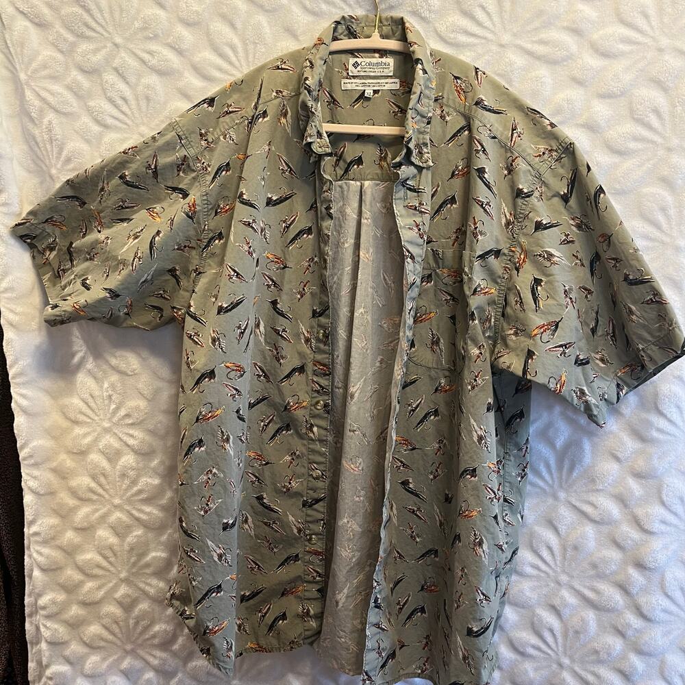 Columbia PFG fishing button down shirt vented back fish and lure pattern size XL